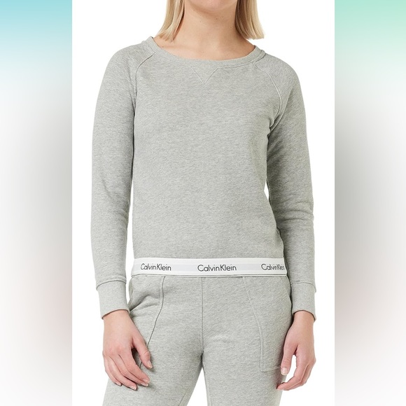 CK Sweater and Pants Set - Picture 2 of 4